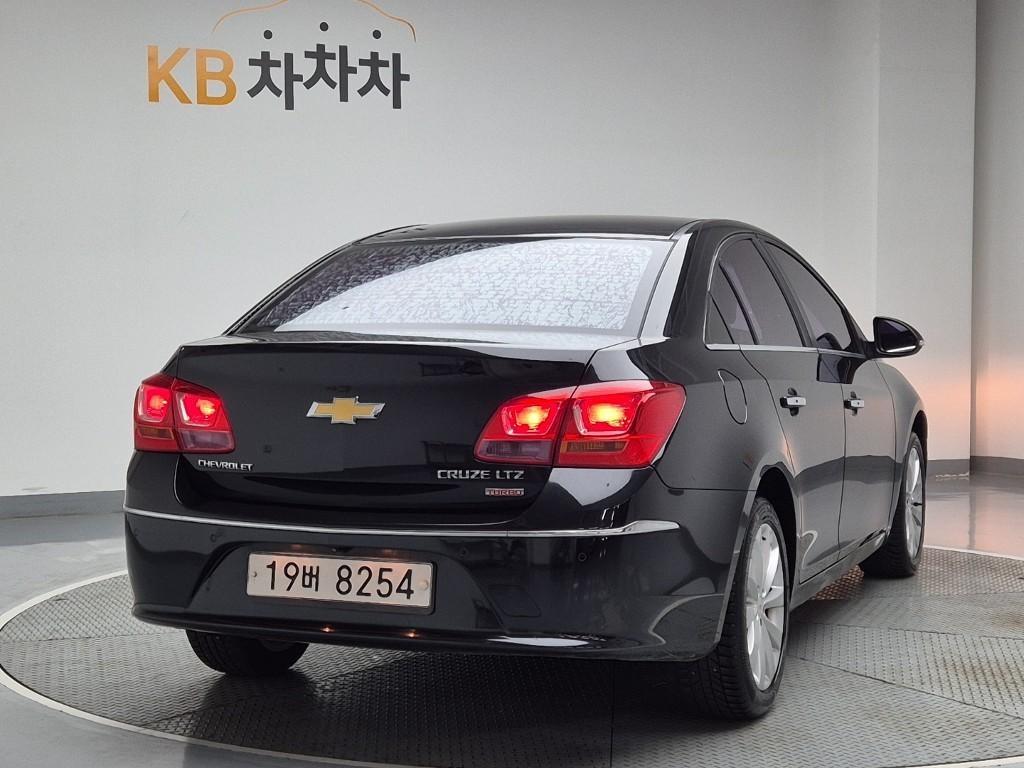 Chevrolet Cruise - Vista 3