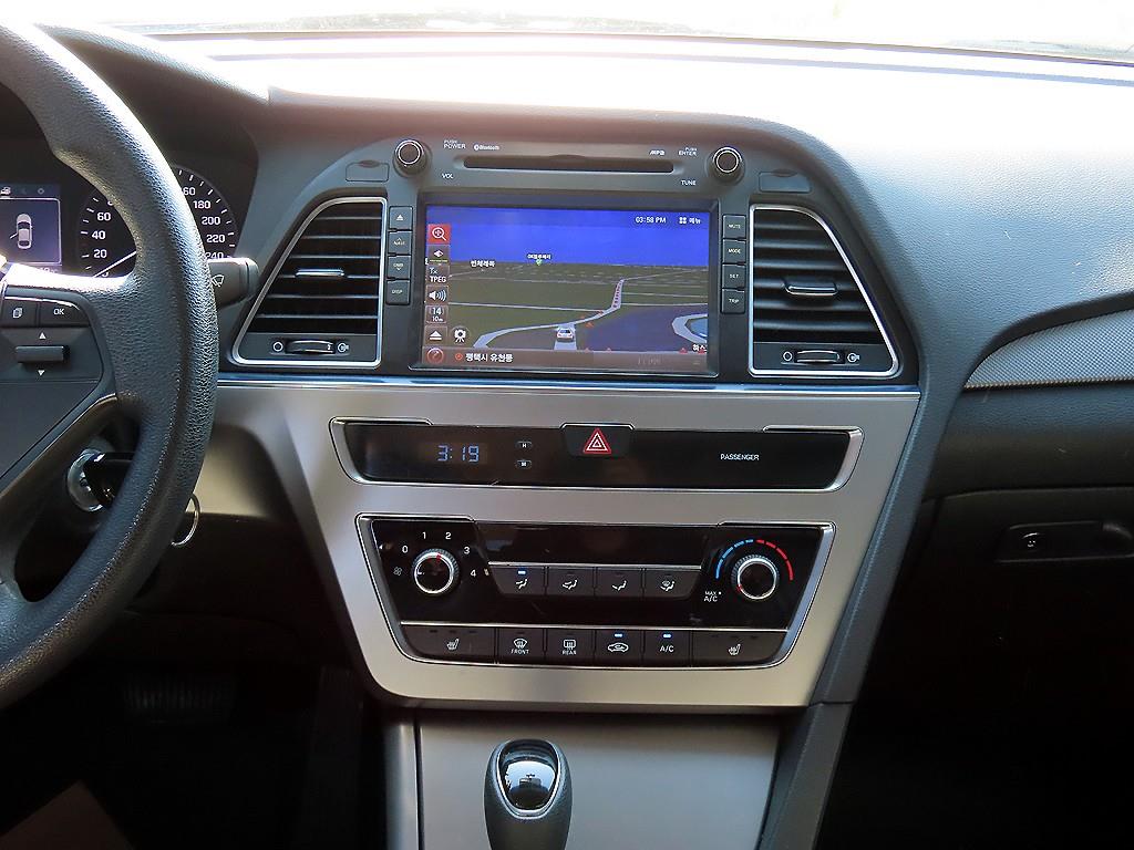 HYUNDAI Sonata - Vista 10