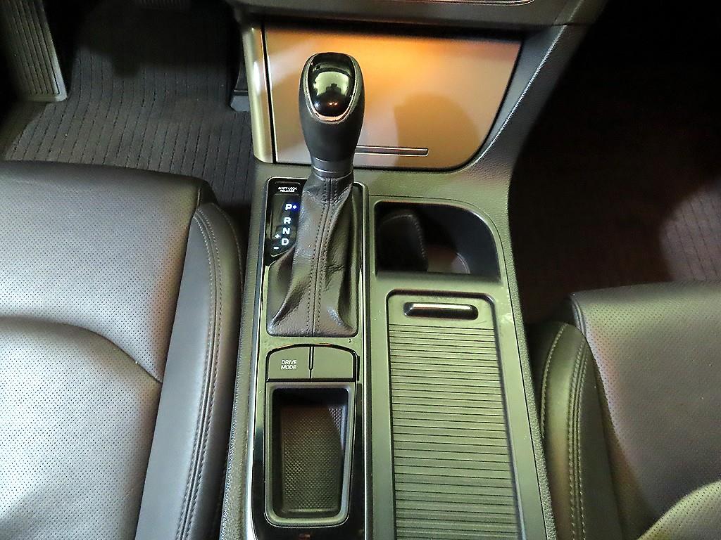 HYUNDAI Sonata - Vista 12