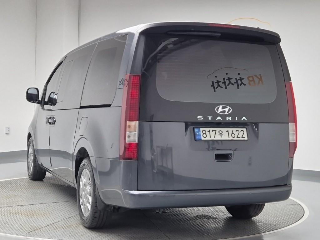 HYUNDAI Staria - Vista 2