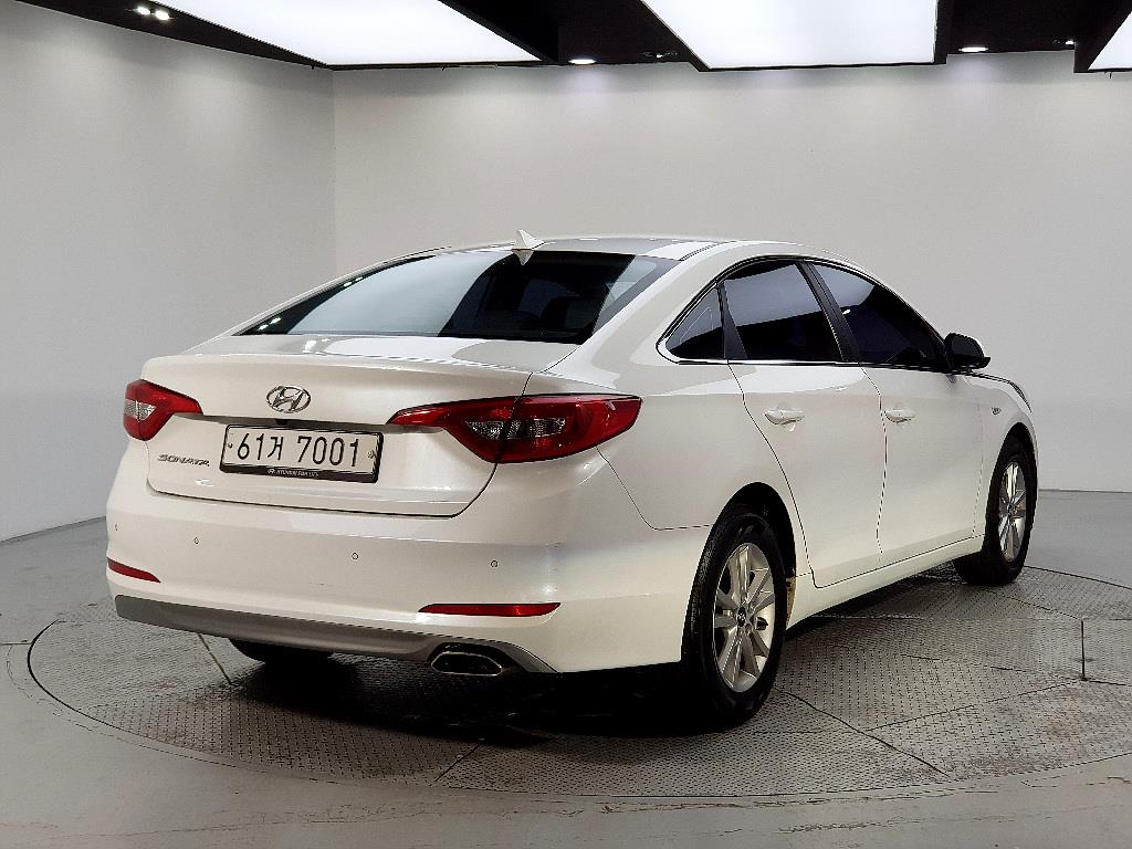 HYUNDAI Sonata - Vista 4