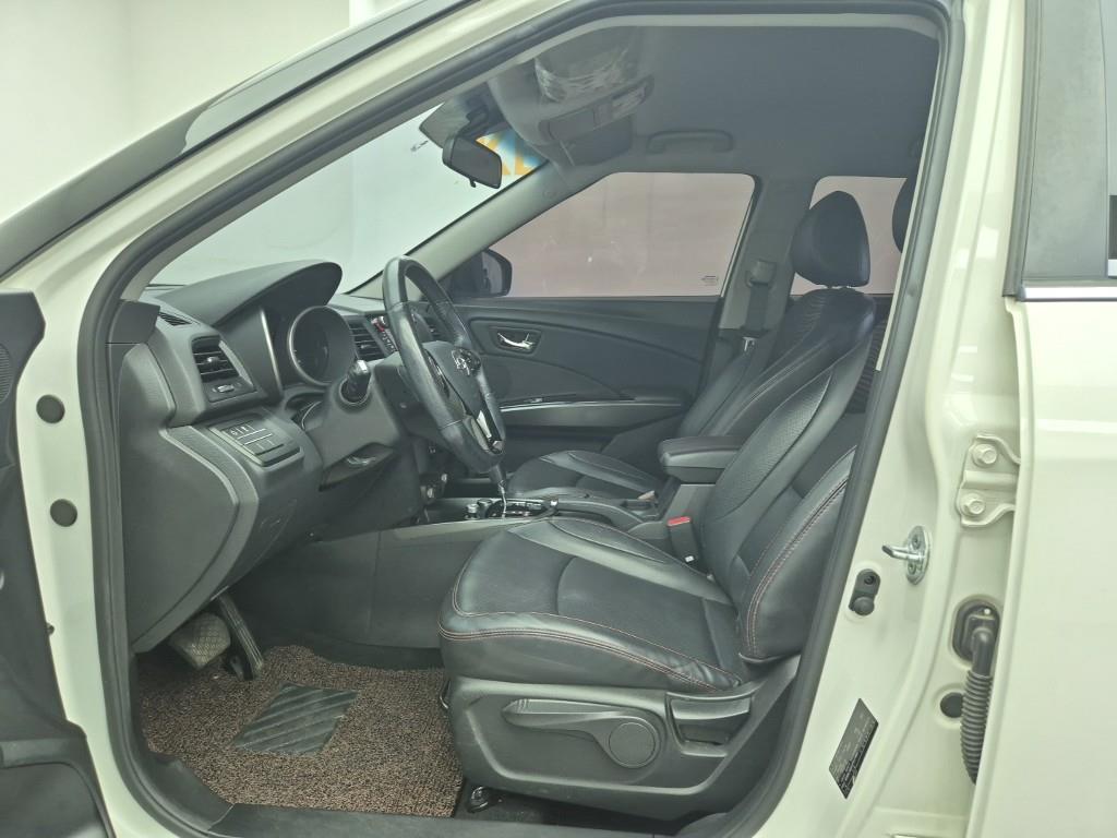 Ssangyong Tivoli - Vista 11