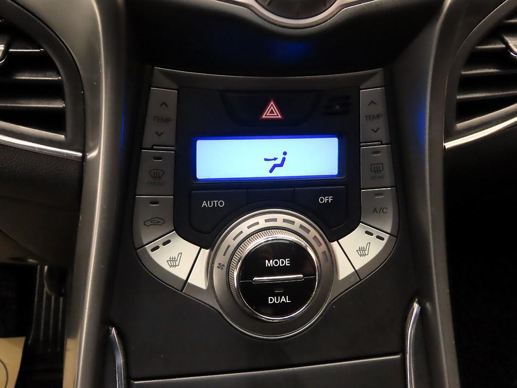 HYUNDAI Avante - Vista 9