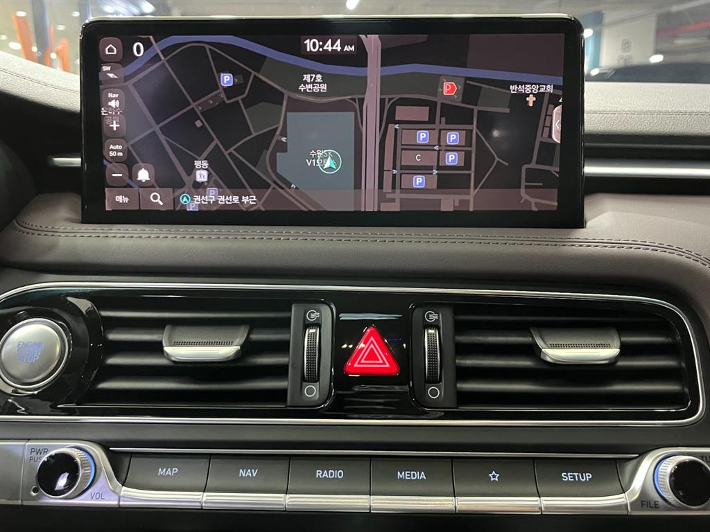 Genesis G70 - Vista 8