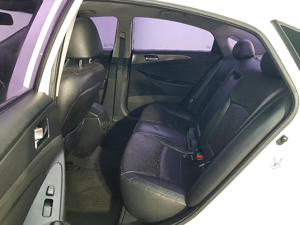 HYUNDAI Sonata - Vista 9