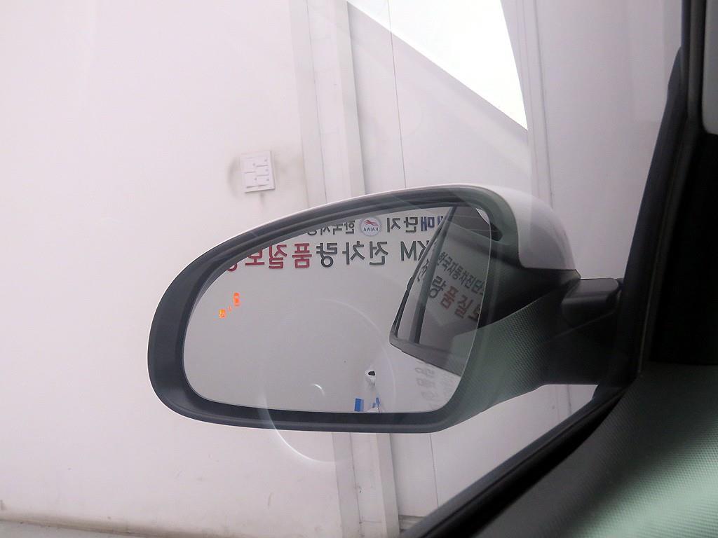 HYUNDAI Kona - Vista 6