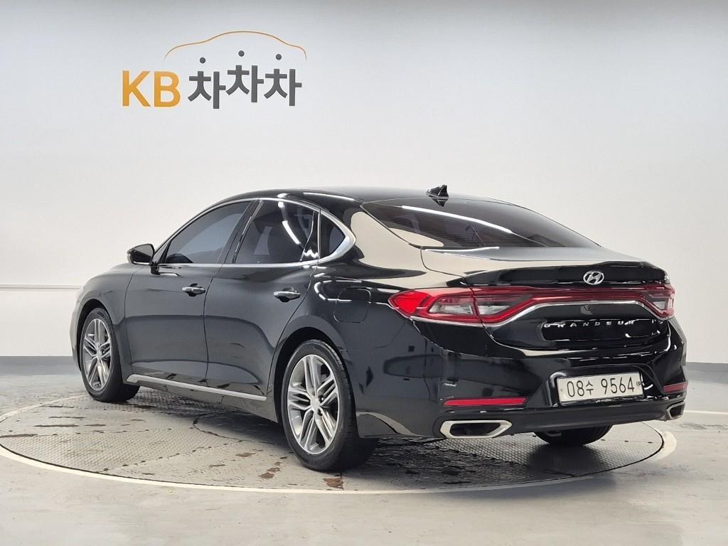 HYUNDAI Grandeur - Vista 2