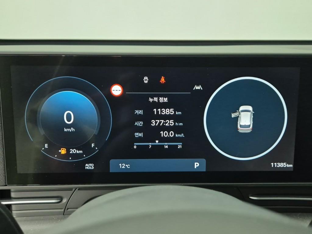 HYUNDAI Kona - Vista 7