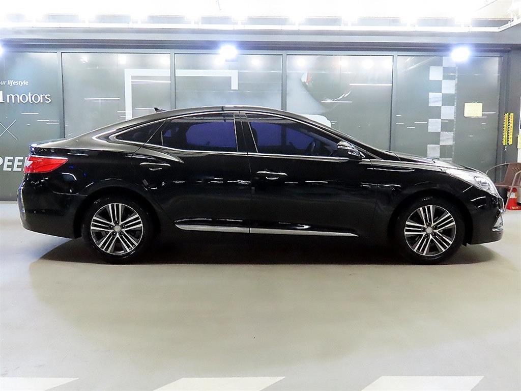 HYUNDAI Grandeur - Vista 3