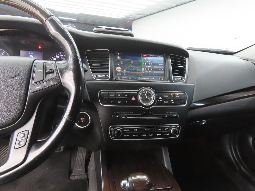 KIA K7 - Vista 10