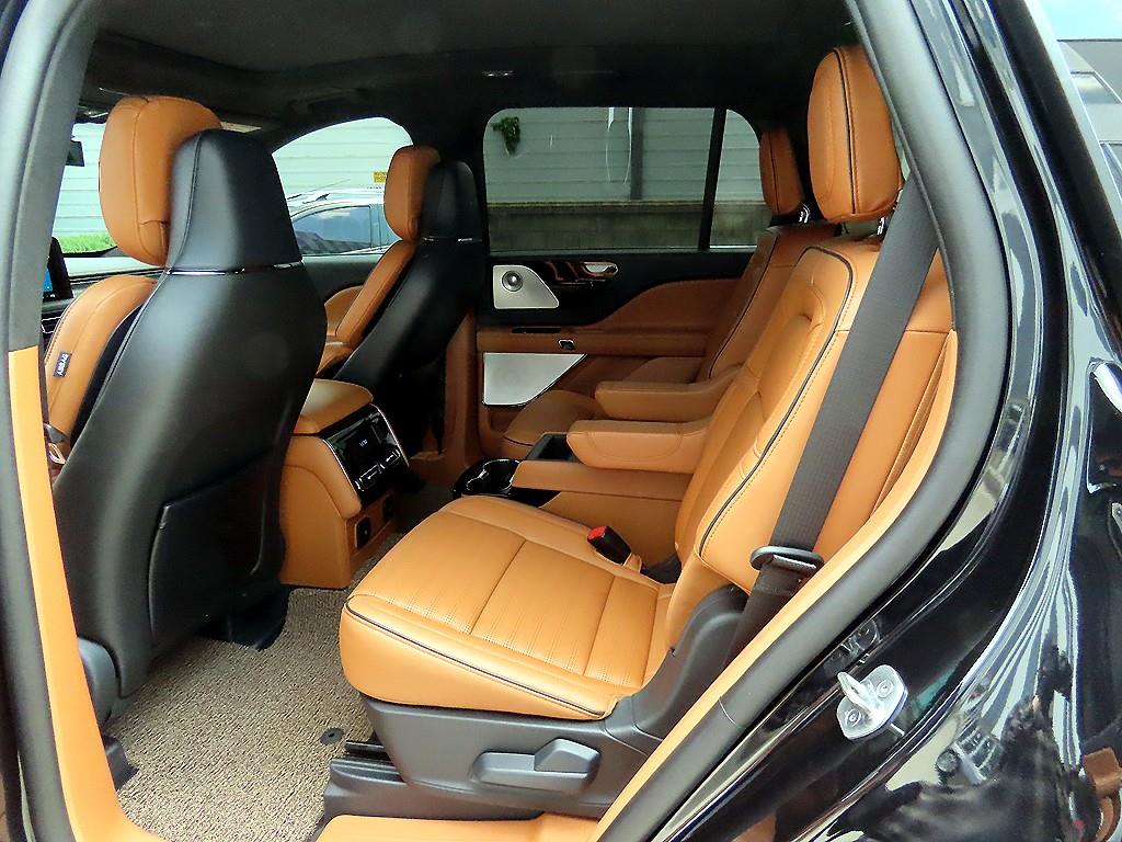 Lincoln Aviator - Vista 6