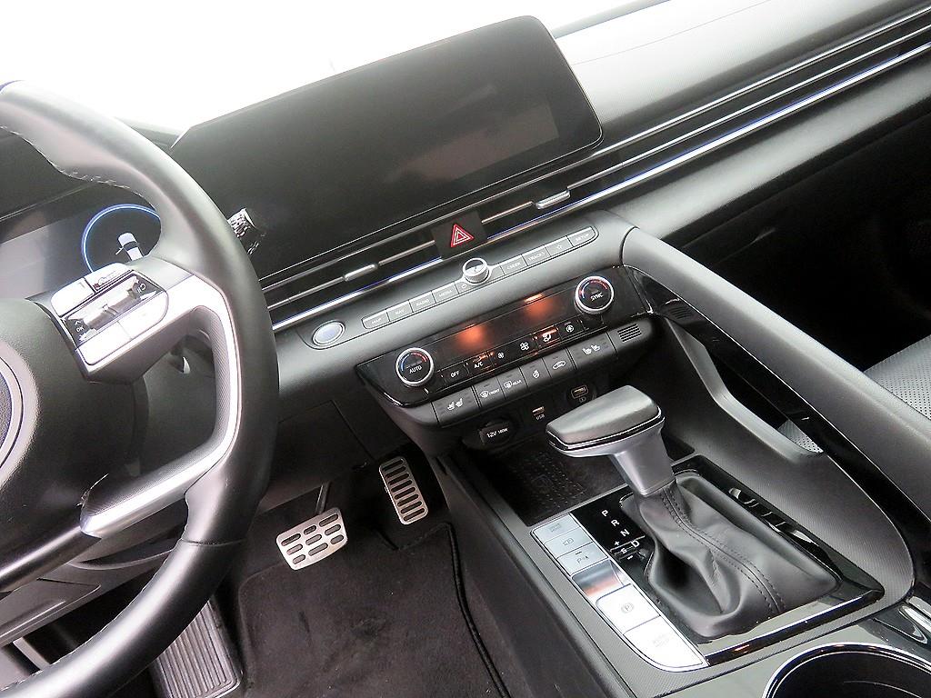HYUNDAI Avante - Vista 11