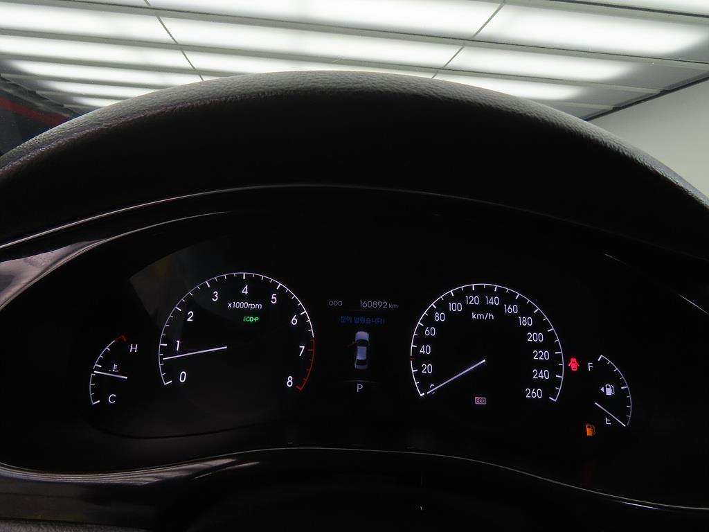 HYUNDAI Genesis - Vista 9