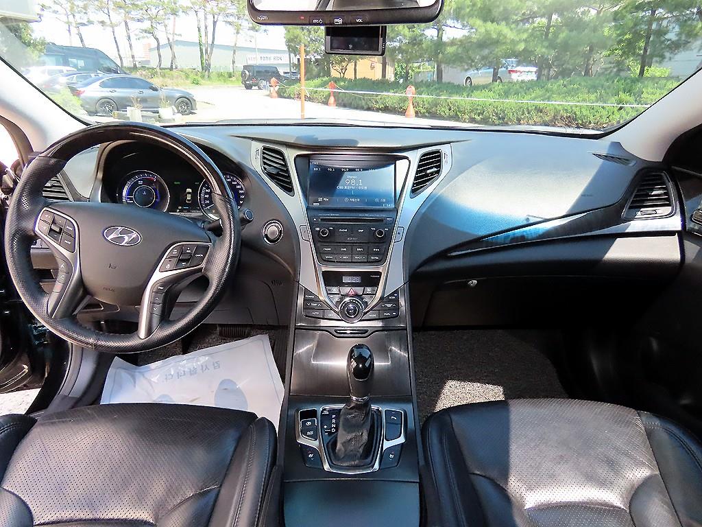 HYUNDAI Grandeur - Vista 7