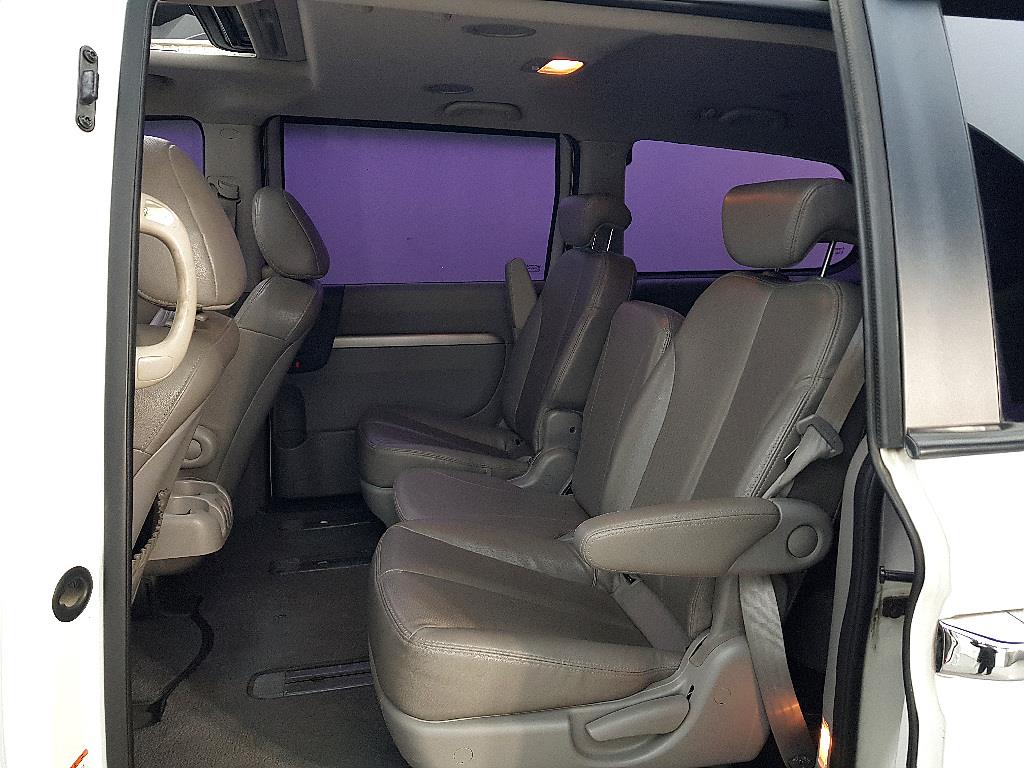 KIA Carnival - Vista 9