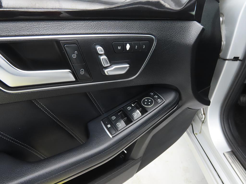 Mercedes Benz E class - Vista 12