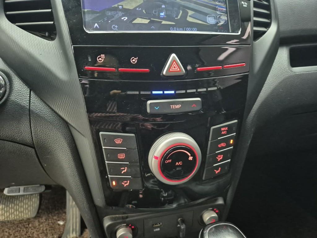 Ssangyong Tivoli - Vista 10