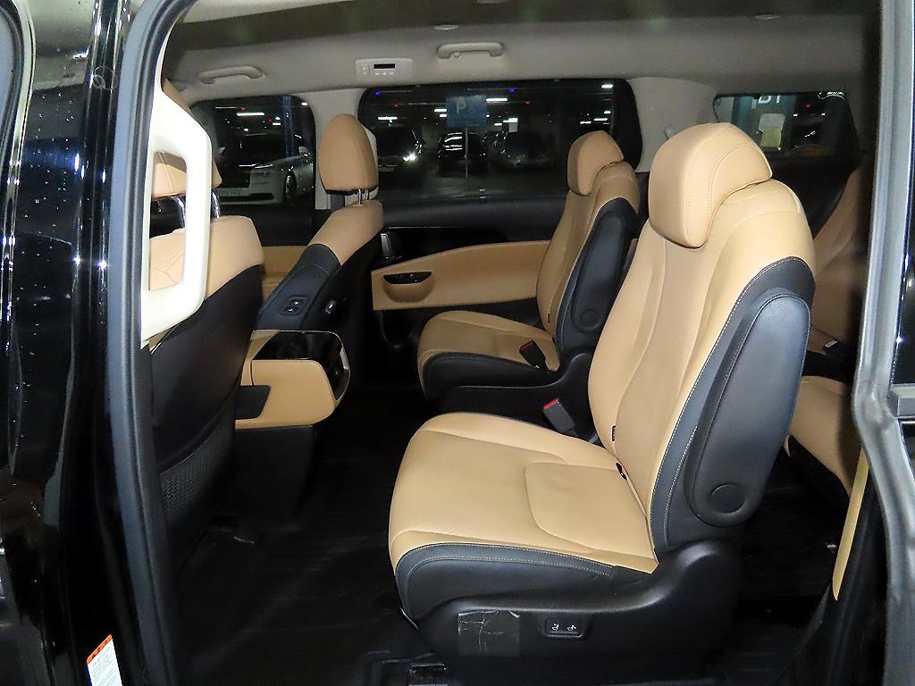 KIA Carnival - Vista 7