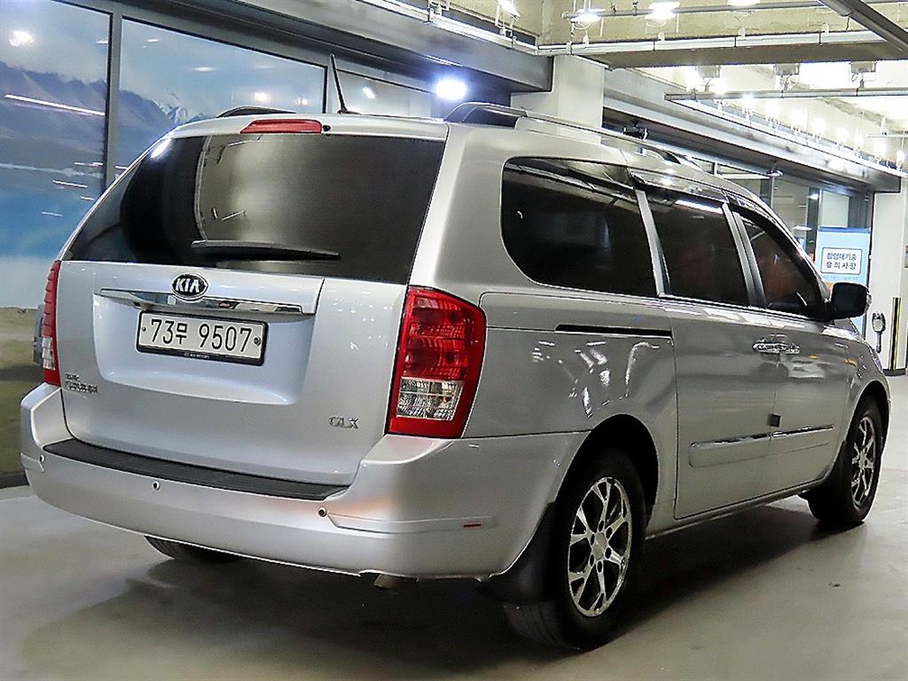 KIA Carnival - Vista 4