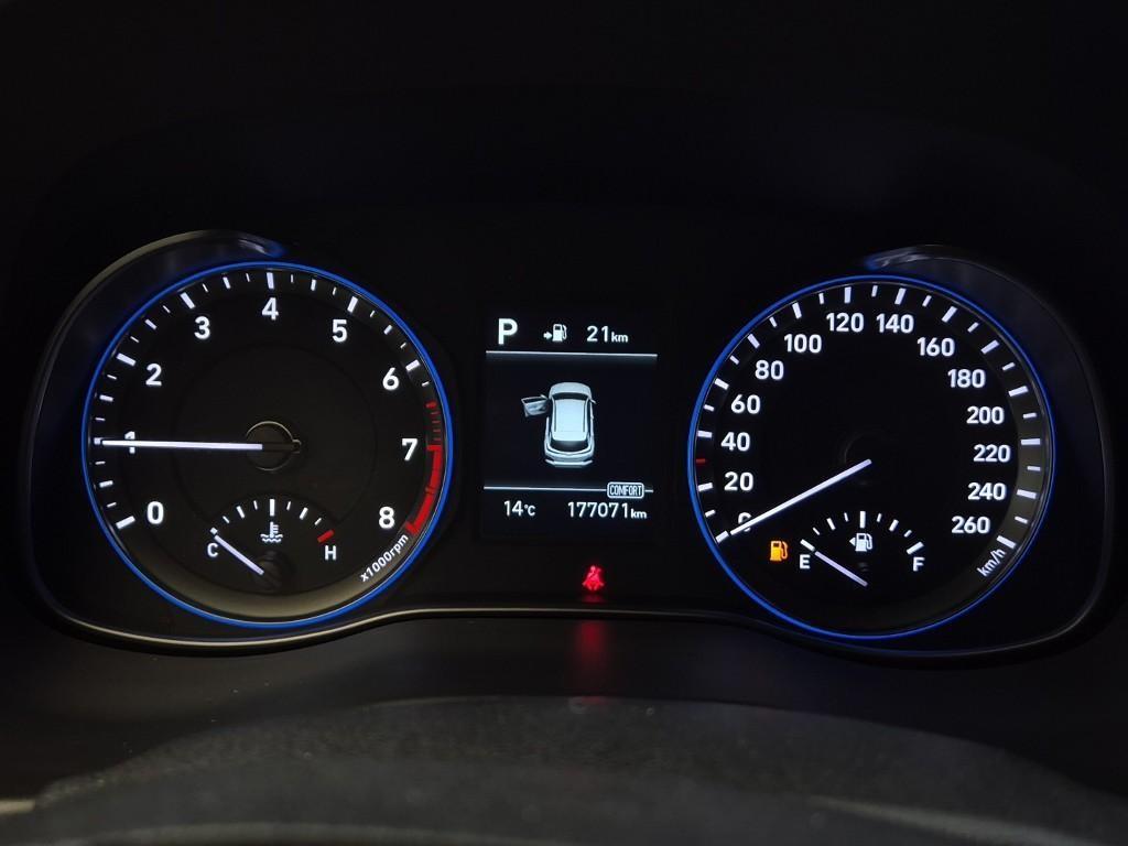 HYUNDAI Kona - Vista 6