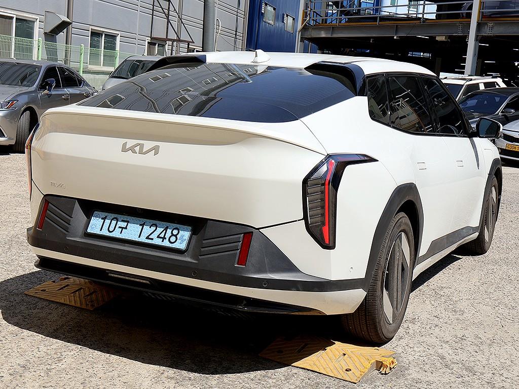 KIA EV4 - Vista 7