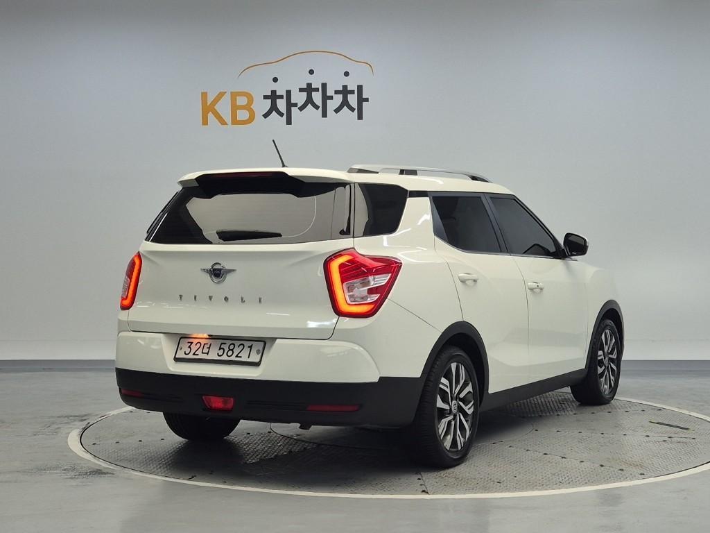 Ssangyong Tivoli - Vista 3