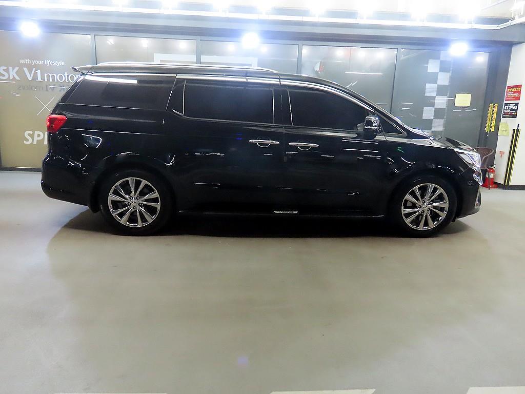 KIA Carnival - Vista 3