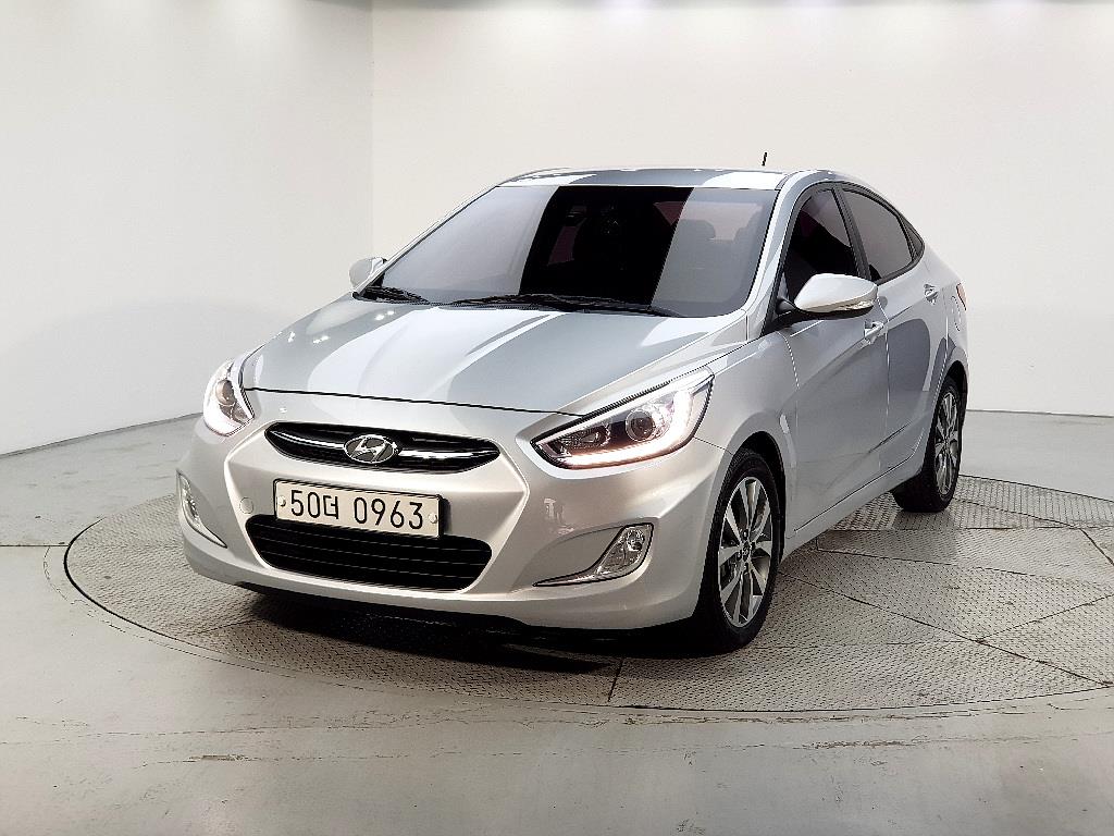 HYUNDAI Accent 2016 Plateado - Importación desde Corea - HF Imports Iquique - Foto 1