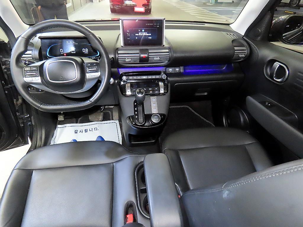 HYUNDAI Casper - Vista 10