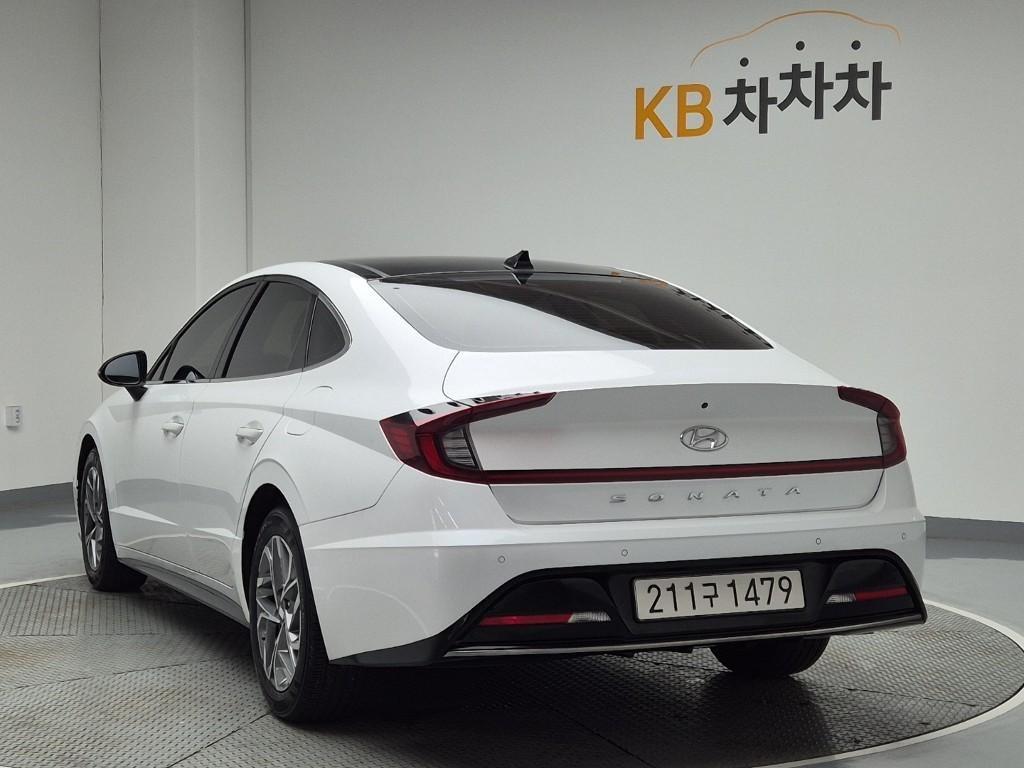 HYUNDAI Sonata - Vista 3