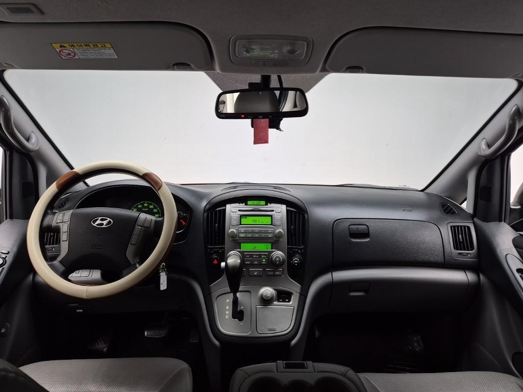 HYUNDAI Starex - Vista 7