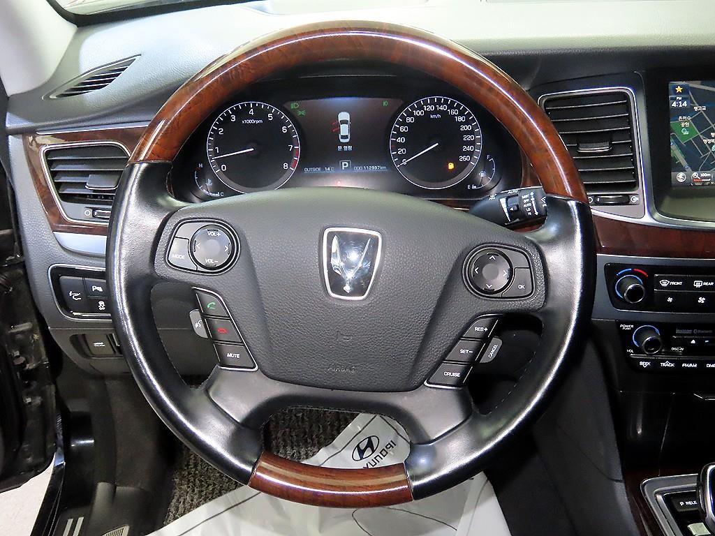 HYUNDAI Equus - Vista 8