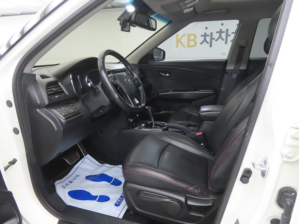 Ssangyong Tivoli - Vista 5