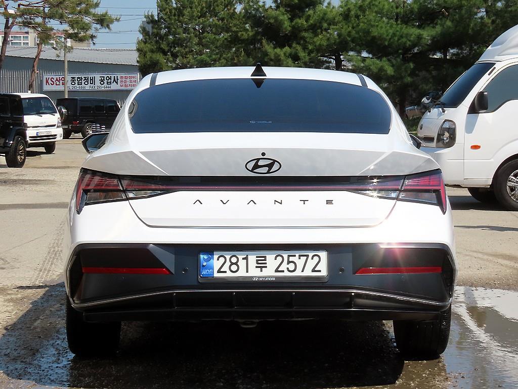 HYUNDAI Avante - Vista 4