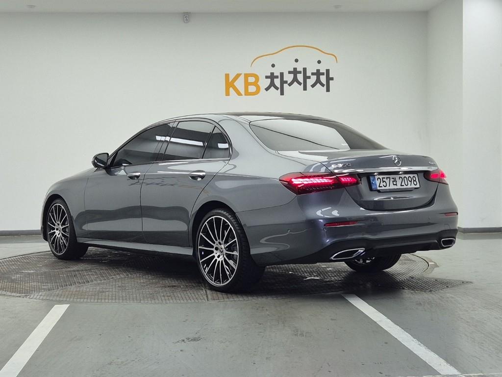 Mercedes Benz E class - Vista 3