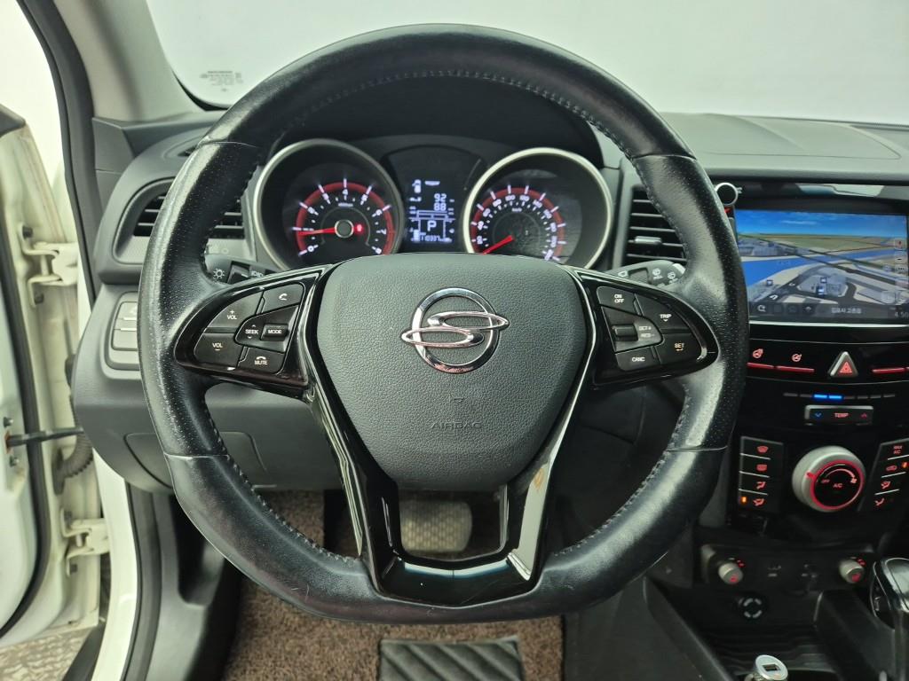Ssangyong Tivoli - Vista 9
