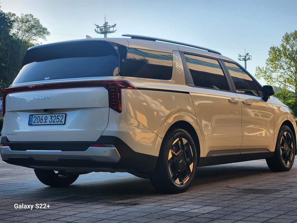 KIA Carnival - Vista 2