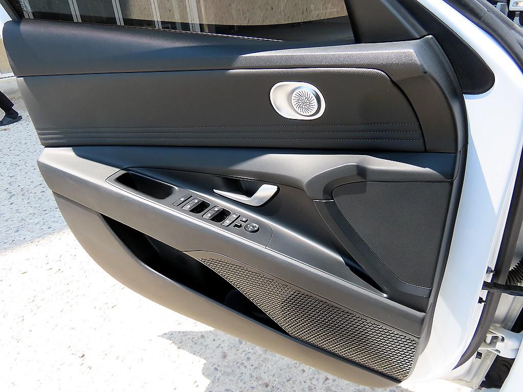 HYUNDAI Avante - Vista 11