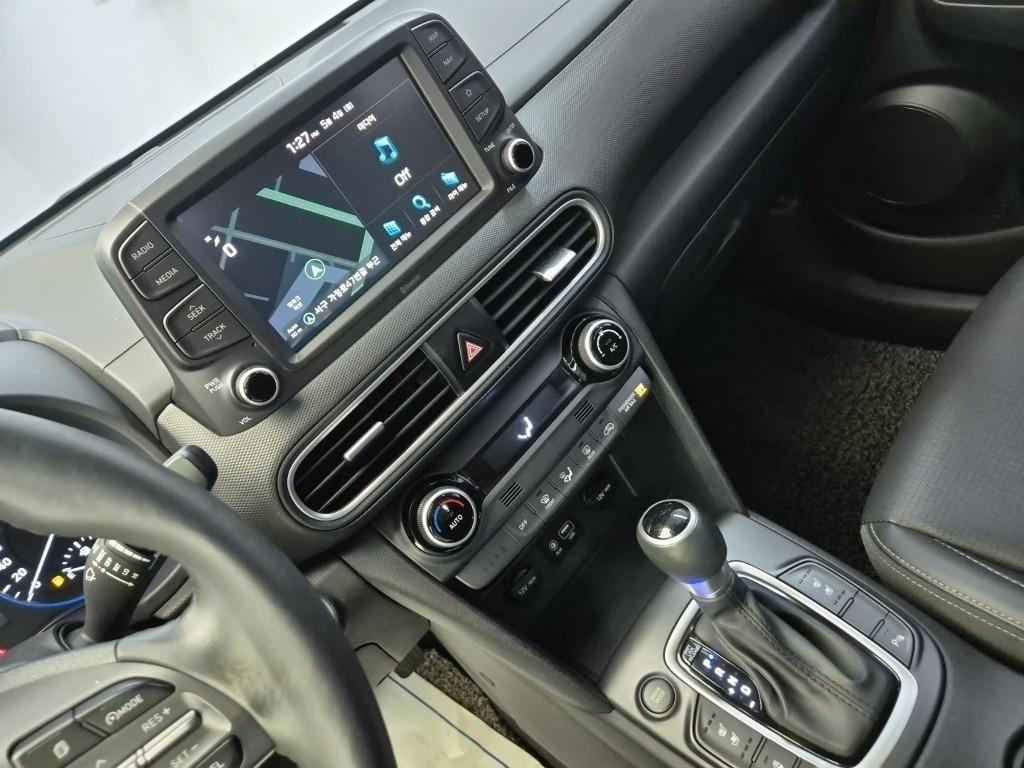 HYUNDAI Kona - Vista 10