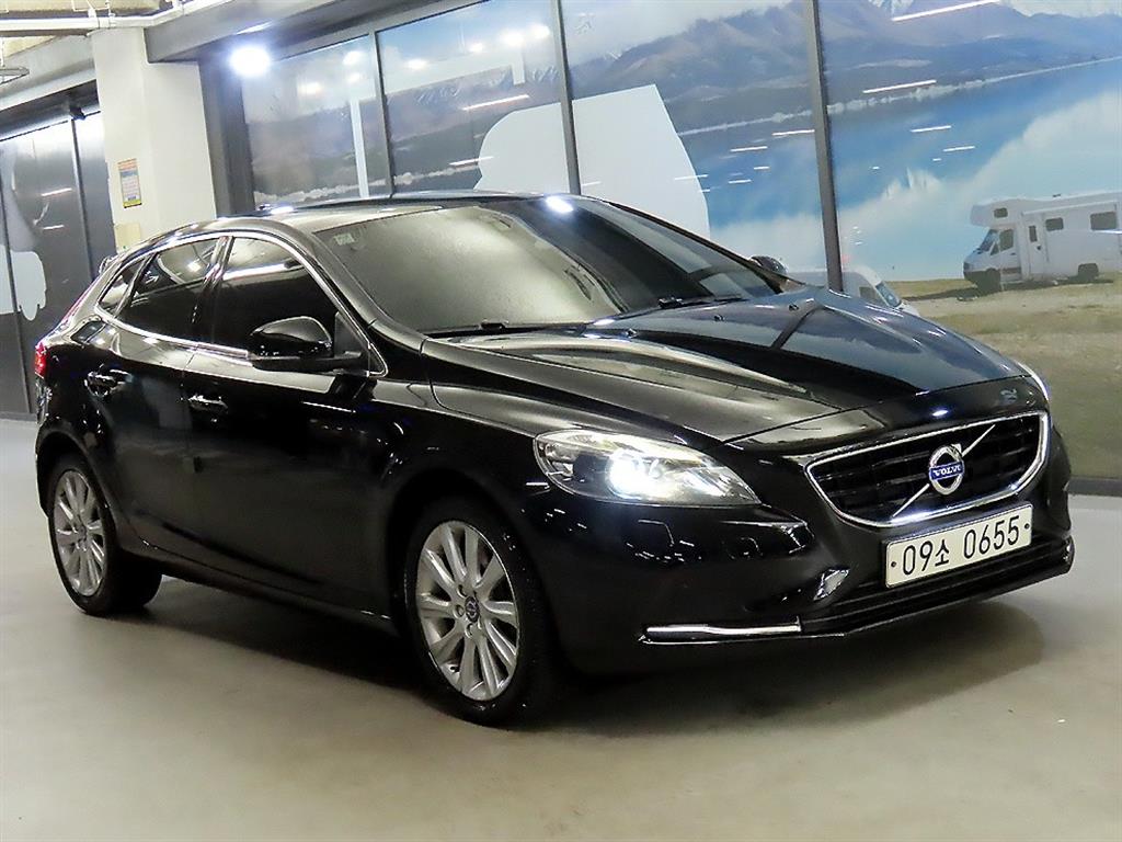 Volvo V40 2016 Negro - Importación desde Corea - HF Imports Iquique - Foto 1