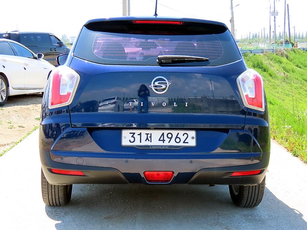 Ssangyong Tivoli - Vista 4
