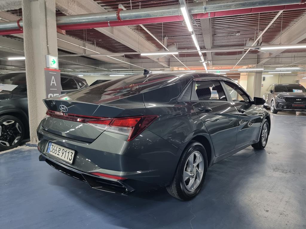 HYUNDAI Avante - Vista 4