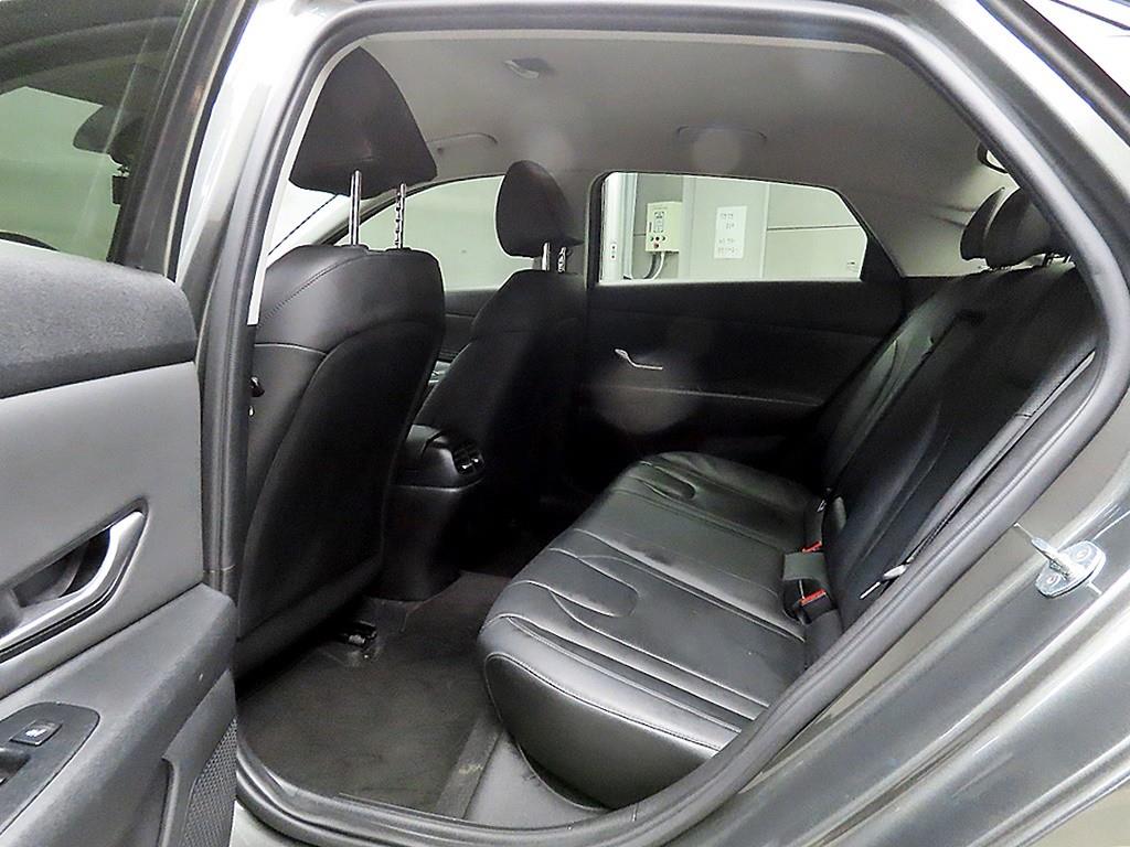 HYUNDAI Avante - Vista 6