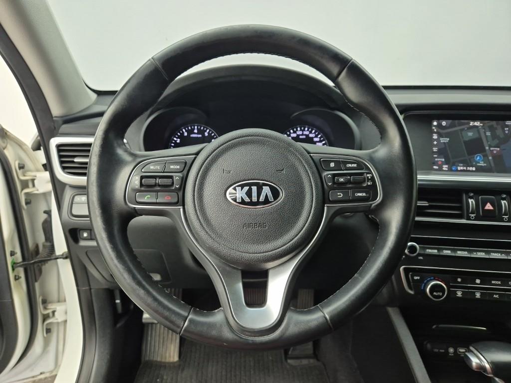 KIA K5 - Vista 9