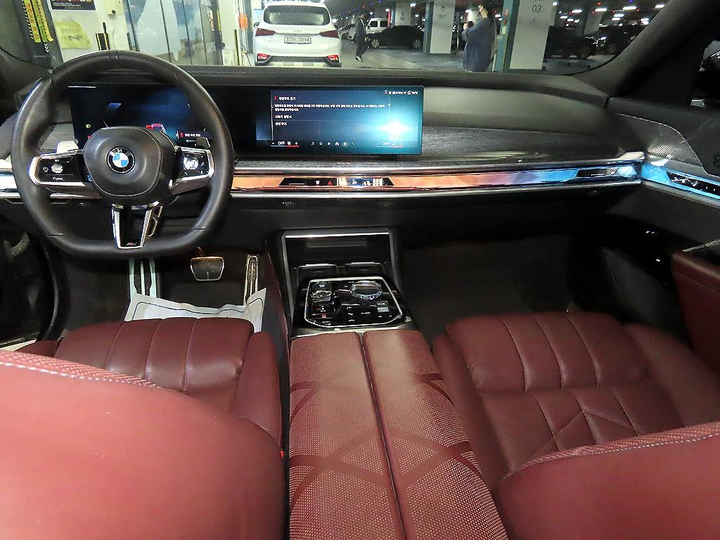 BMW 7 Series - Vista 10