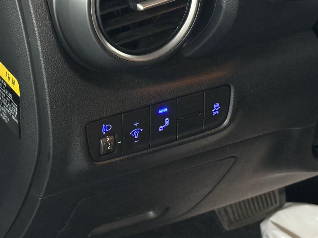 HYUNDAI Kona - Vista 11