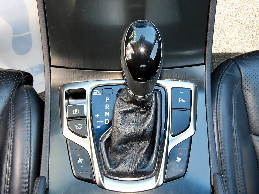 HYUNDAI Grandeur - Vista 10