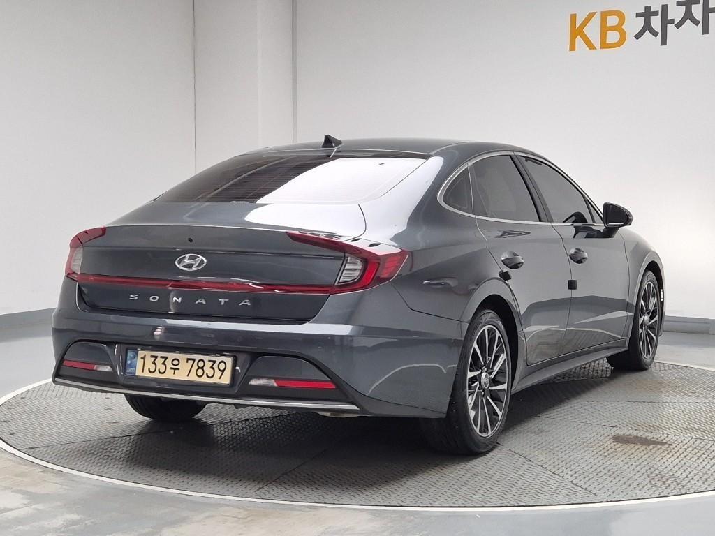 HYUNDAI Sonata - Vista 3