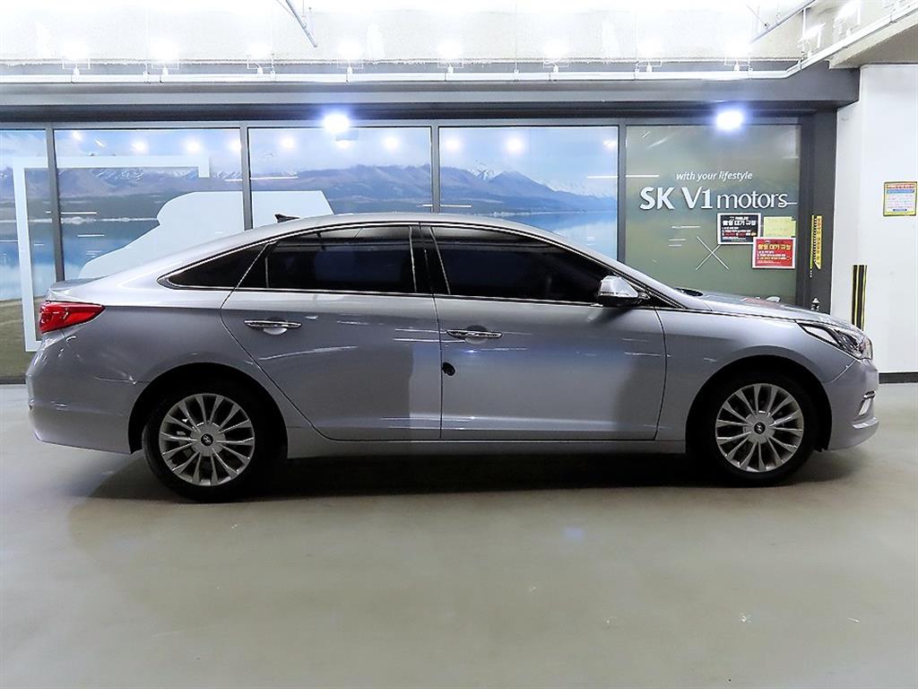 HYUNDAI Sonata - Vista 3