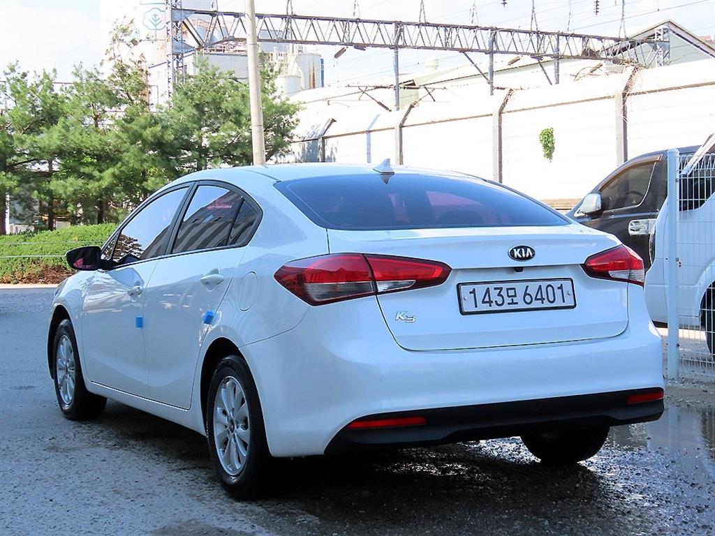 KIA K3 - Vista 3